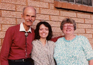 “REBECCA,” longtime transmitter from Salt Lake City and Nashville, at center, is joined by the late Bill Bryan and Eugenia Bryan, from Lawrence, KS. Rebecca’s lessons from Ham included announcements to Urantia Book international conferences via the new transmitting-receiving process, announcing the mission of spiritual redemption on our planet. “REBECCA,” longtime transmitter from Salt Lake City and Nashville, at center, is joined by the late Bill Bryan and Eugenia Bryan, from Lawrence, KS. Rebecca’s lessons from Ham included announcements to Urantia Book international conferences via the new transmitting-receiving process, announcing the mission of spiritual redemption on our planet.